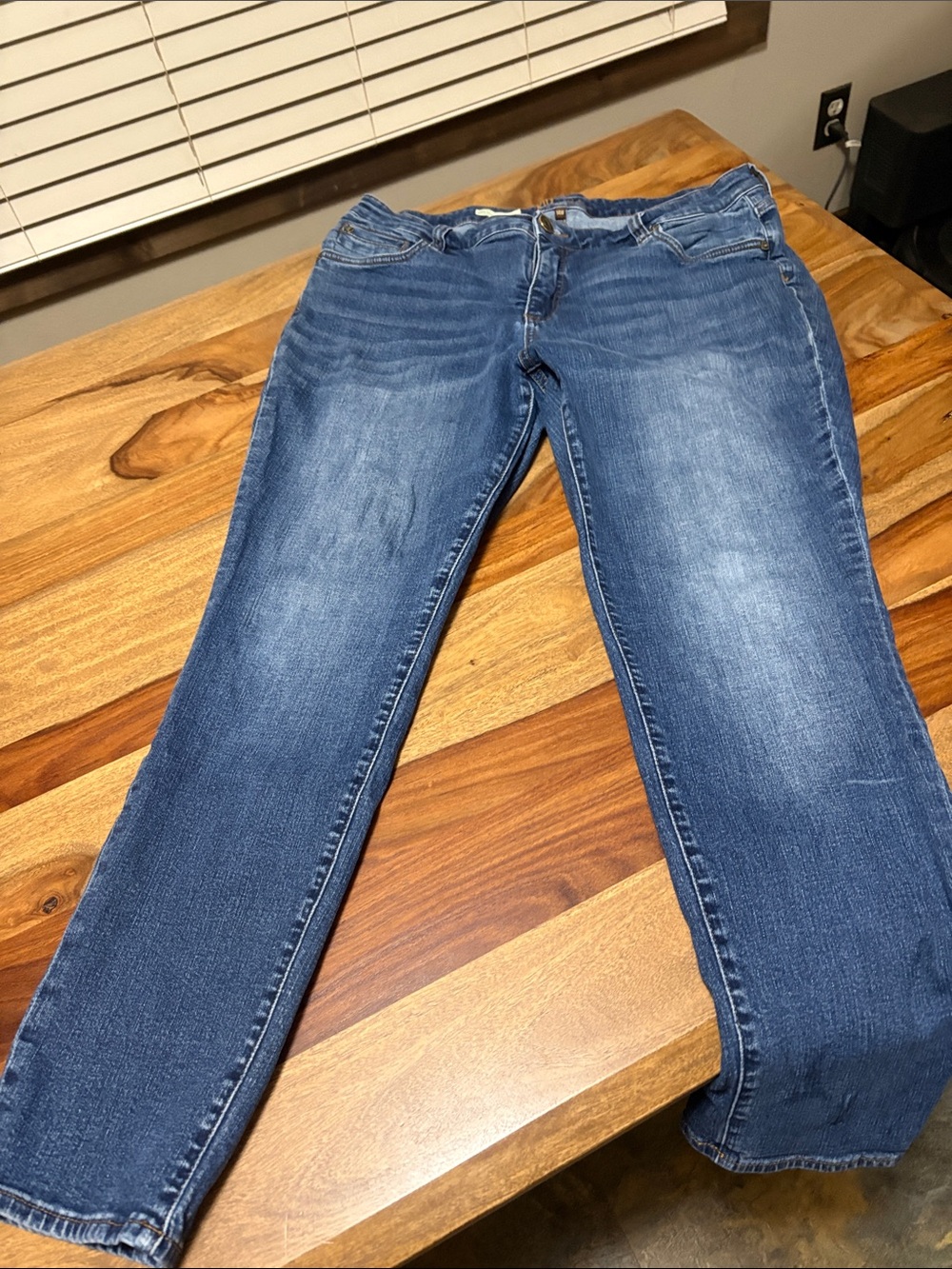 Kut from the Kloth Straight Leg Blue Jeans